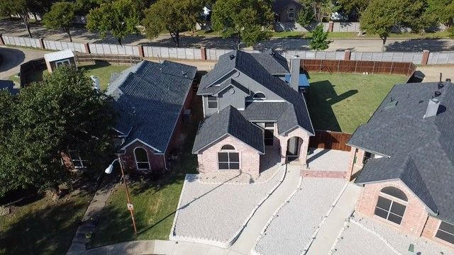 800 Laredo Court, Grand Prairie, TX 75052