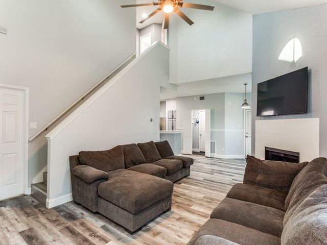 800 Laredo Court, Grand Prairie, TX 75052