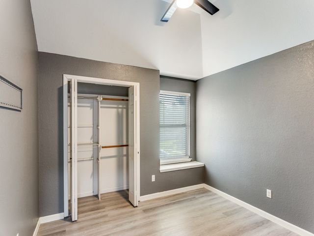 800 Laredo Court, Grand Prairie, TX 75052