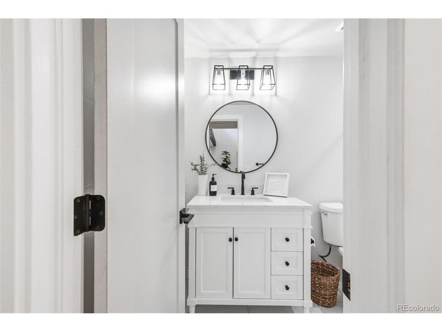 6135 W Jefferson Ave, Denver, CO 80235