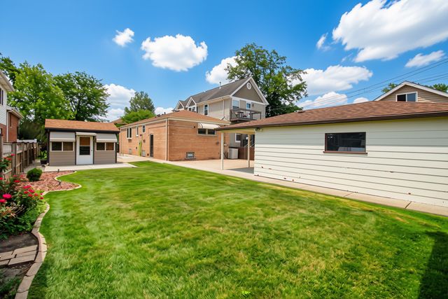 10752 S Albany Avenue, Chicago, IL 60655