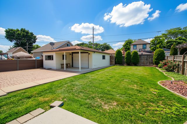 10752 S Albany Avenue, Chicago, IL 60655
