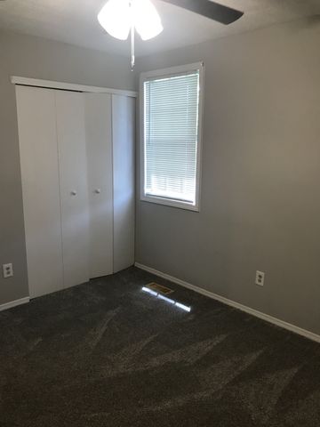 123 Five Oaks Dr, Nashville, TN 37217