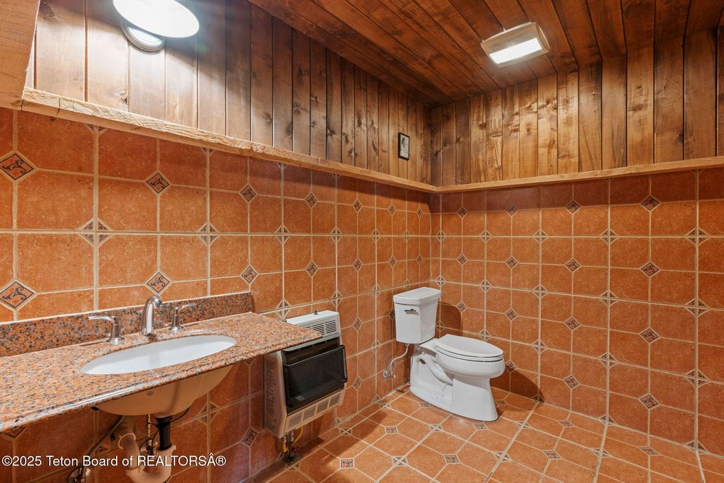 27820 E ELK TRACK RANCH Road, Kelly, WY 83011 photo 11