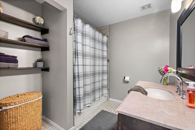 11781 88th Avenue N, Maple Grove, MN 55369