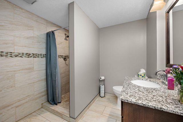 11781 88th Avenue N, Maple Grove, MN 55369