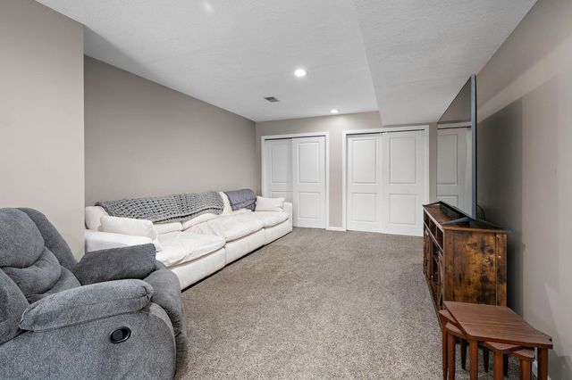 11781 88th Avenue N, Maple Grove, MN 55369