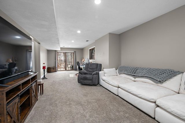 11781 88th Avenue N, Maple Grove, MN 55369