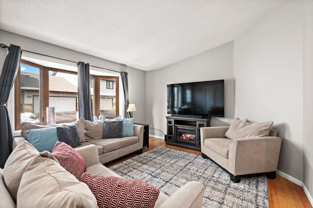 11781 88th Avenue N, Maple Grove, MN 55369