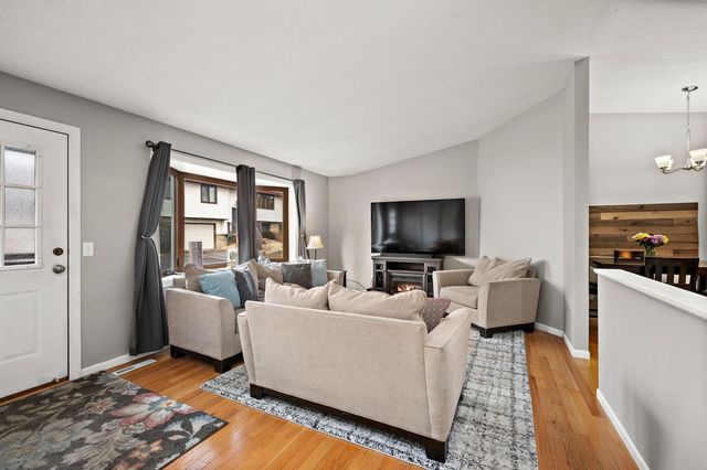 11781 88th Avenue N, Maple Grove, MN 55369