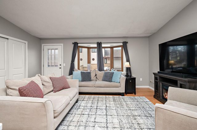 11781 88th Avenue N, Maple Grove, MN 55369