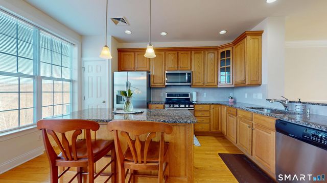 184 Warrington Round 184, Danbury, CT 06810