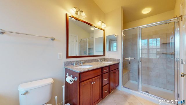 184 Warrington Round 184, Danbury, CT 06810