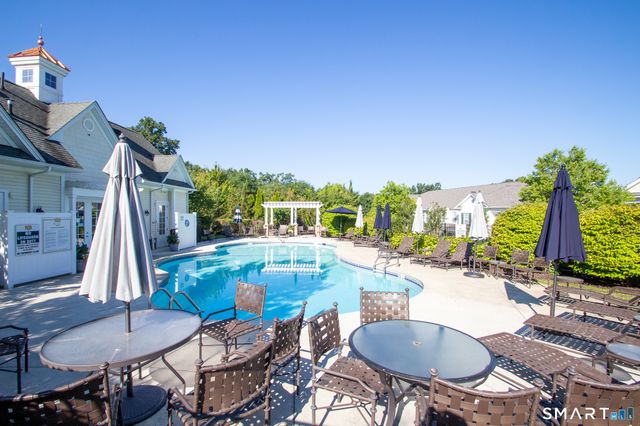 184 Warrington Round 184, Danbury, CT 06810