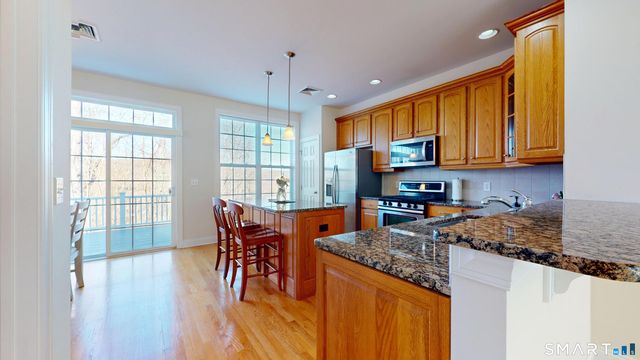 184 Warrington Round 184, Danbury, CT 06810