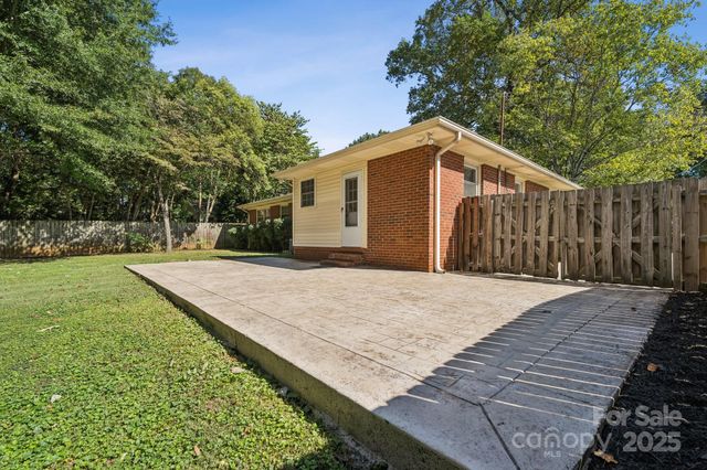 5322 Chedworth Drive, Charlotte, NC 28210