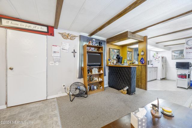 742 RIDGELINE Road 1, Satsuma, FL 32189