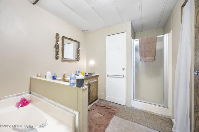 742 RIDGELINE Road 1, Satsuma, FL 32189