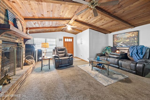 742 RIDGELINE Road 1, Satsuma, FL 32189