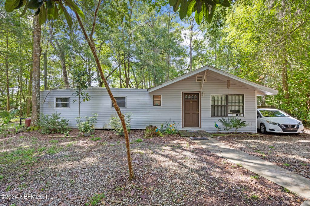 742 RIDGELINE Road 1, Satsuma, FL 32189