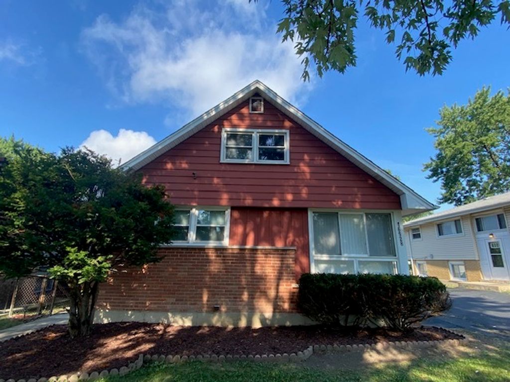 16928 Old Elm Drive, Country Club Hills, IL 60478