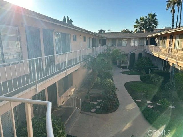 527 Cedar Avenue 2C, Long Beach, CA 90802