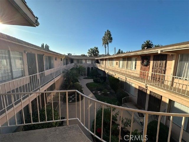 527 Cedar Avenue 2C, Long Beach, CA 90802