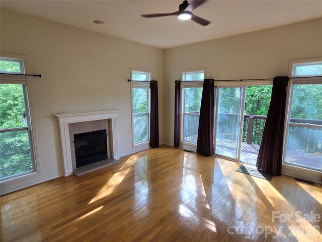 73 Dalya Road, Swannanoa, NC 28778