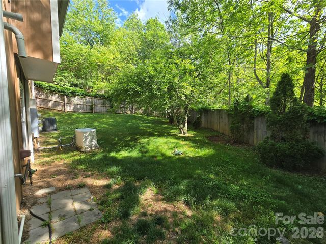 73 Dalya Road, Swannanoa, NC 28778