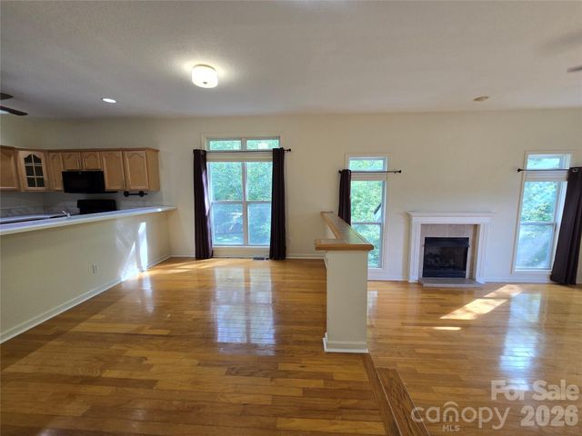 73 Dalya Road, Swannanoa, NC 28778