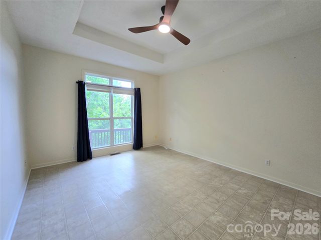 73 Dalya Road, Swannanoa, NC 28778