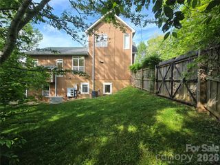 73 Dalya Road, Swannanoa, NC 28778