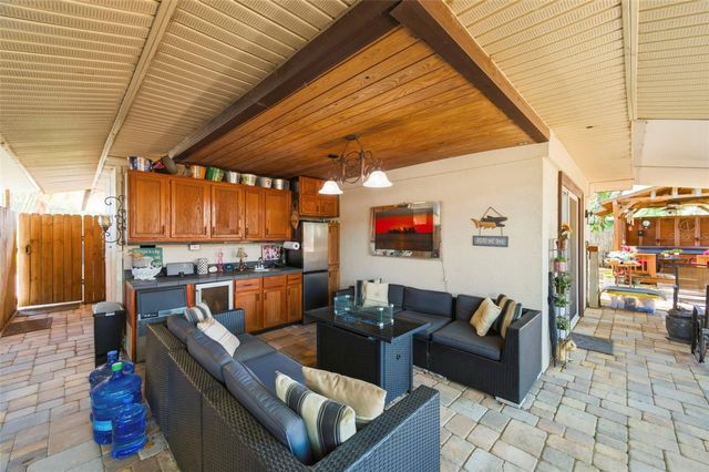 194 21ST TERRACE SE, Largo, FL 33771