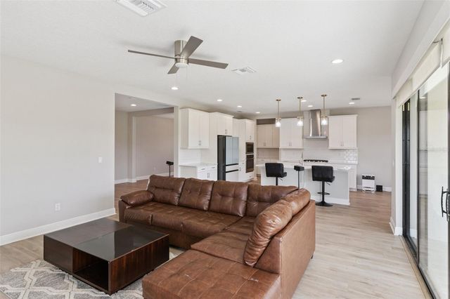 14825 PADDOCK POND AVENUE, Lithia, FL 33547