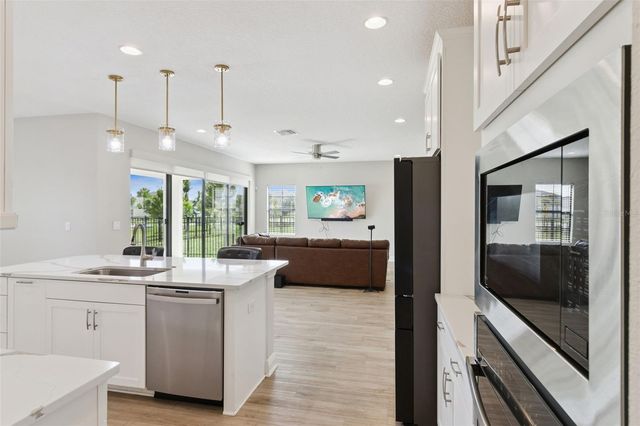 14825 PADDOCK POND AVENUE, Lithia, FL 33547