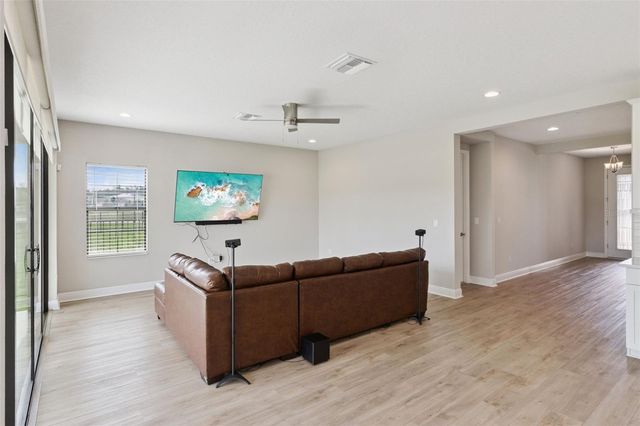 14825 PADDOCK POND AVENUE, Lithia, FL 33547