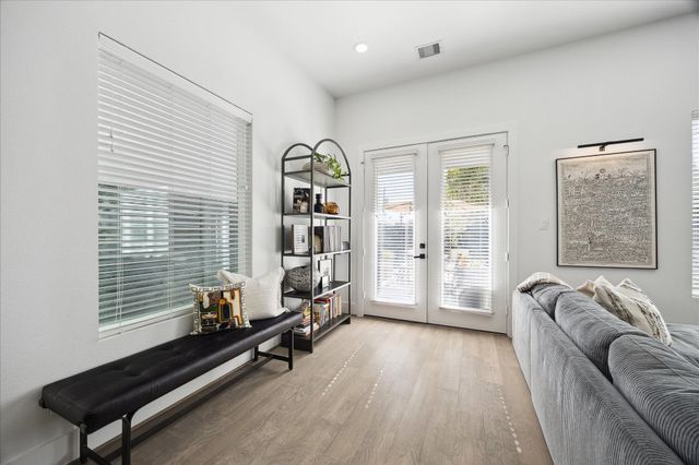 2212 Berry Street, Houston, TX 77004