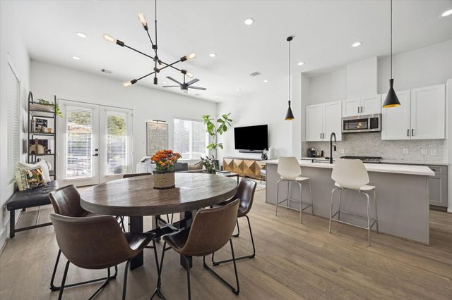 2212 Berry Street, Houston, TX 77004