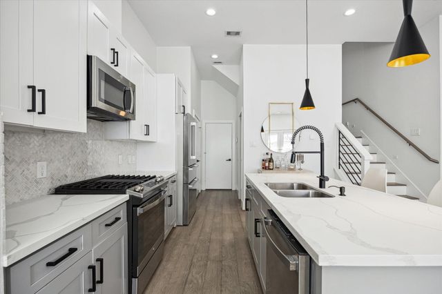 2212 Berry Street, Houston, TX 77004