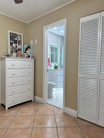 4810 SW 152nd Place H-87, Miami, FL 33185