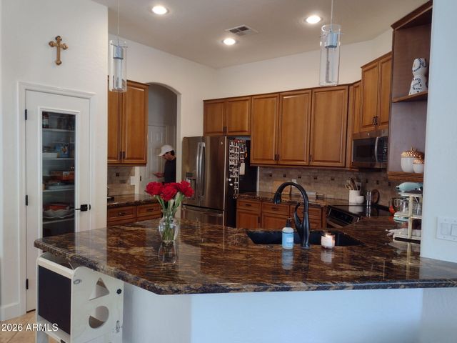 318 W Campo Bello Drive, Phoenix, AZ 85023