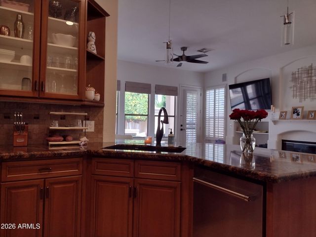 318 W Campo Bello Drive, Phoenix, AZ 85023