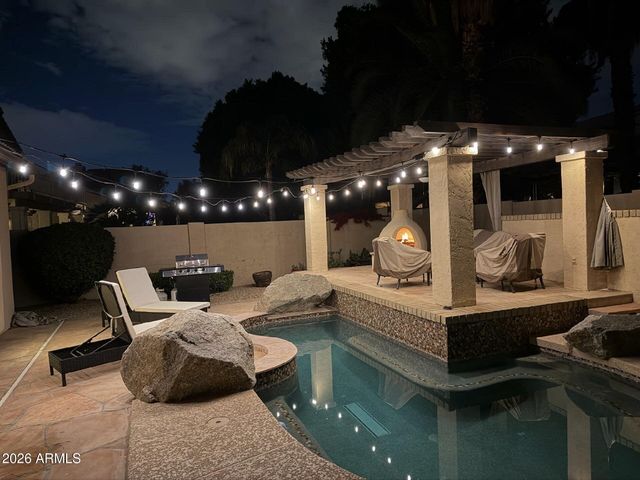 318 W Campo Bello Drive, Phoenix, AZ 85023