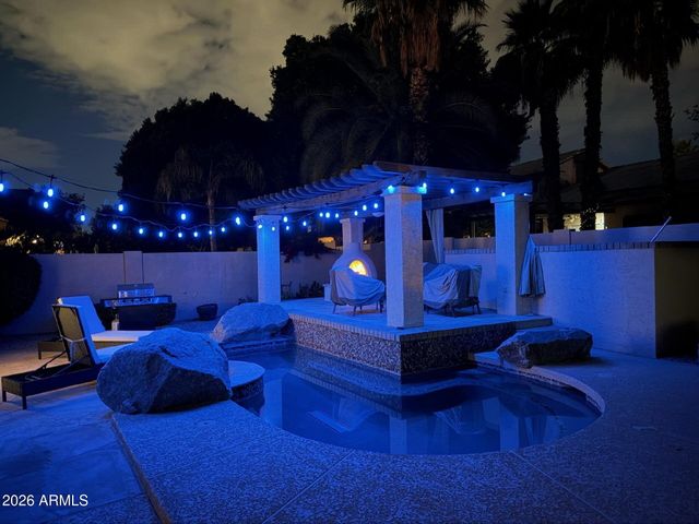 318 W Campo Bello Drive, Phoenix, AZ 85023