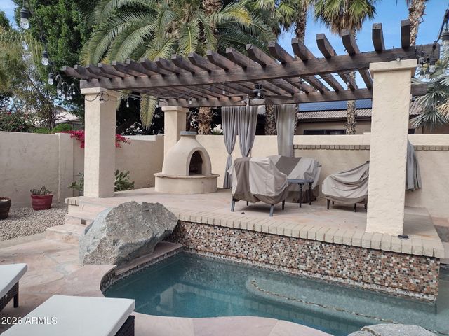 318 W Campo Bello Drive, Phoenix, AZ 85023