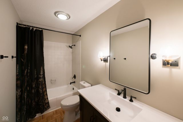 12482 Charing Cross Road, Carmel, IN 46033