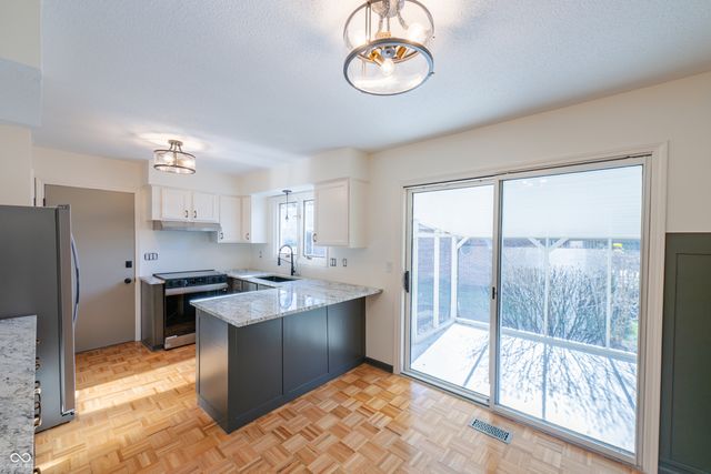 12482 Charing Cross Road, Carmel, IN 46033