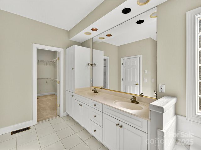 21410 Pinecrest Place, Cornelius, NC 28031