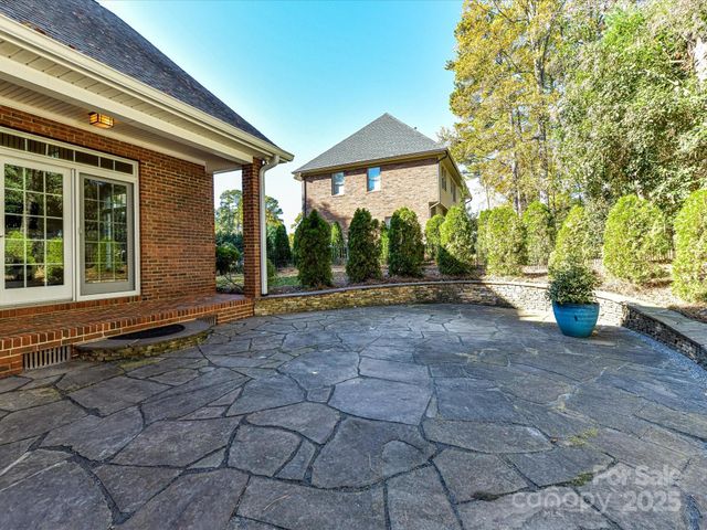 21410 Pinecrest Place, Cornelius, NC 28031