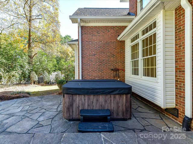 21410 Pinecrest Place, Cornelius, NC 28031